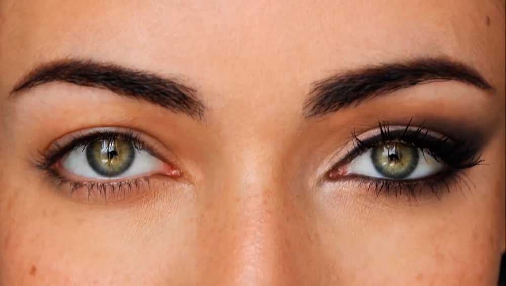 8 простых шагов к омолаживающему макияжу глаз за 10 минут