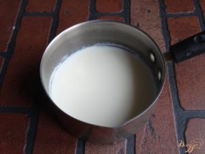 йогурт в кастрюле
