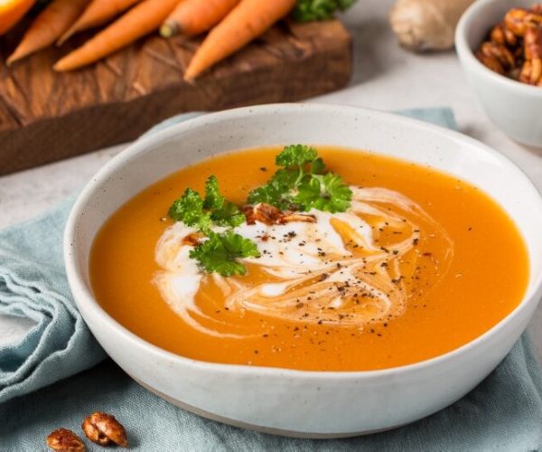 Морковный крем-суп с кориандром