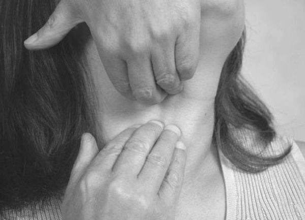Боль в горле: 5 домашних средства, которые точно помогают