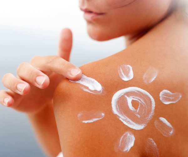 10 мифов о солнцезащитных кремах. Спасите свою кожу!